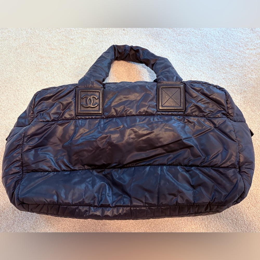 CHANEL limited edition nylon Quilted Puffer Tote - navy